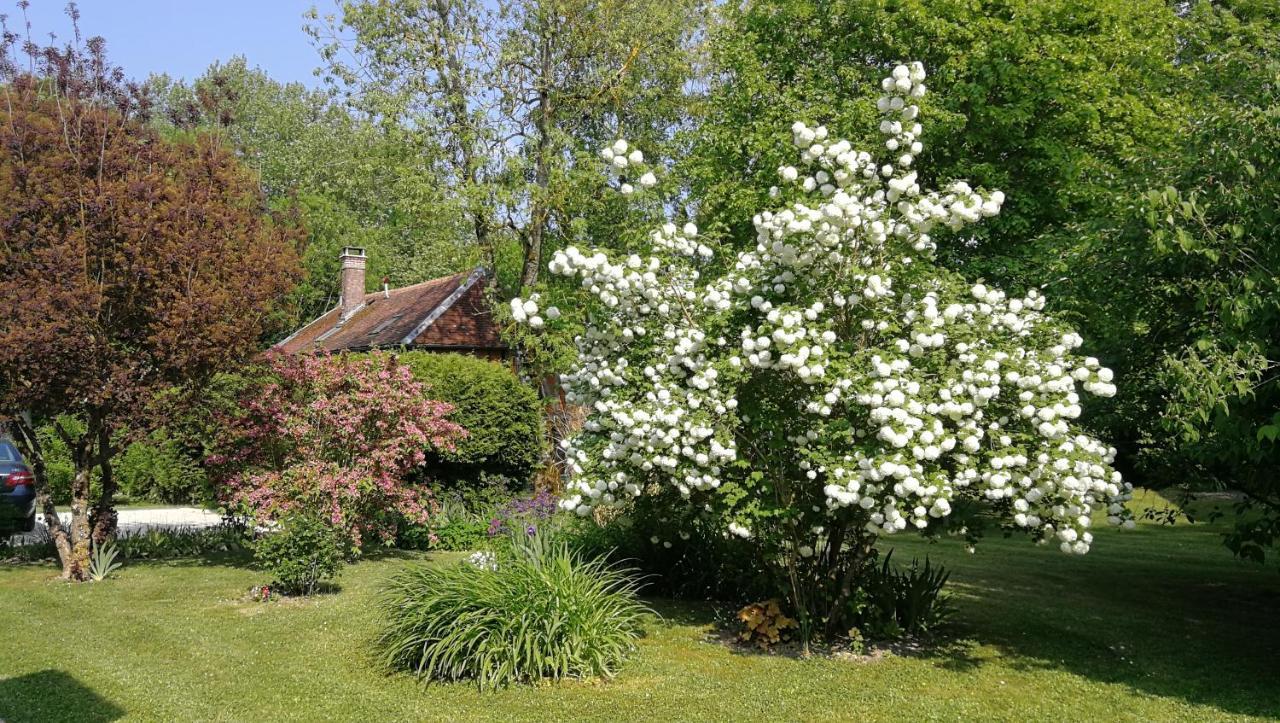 Domaine Du Carouge Hotell Lirey Exteriör bild